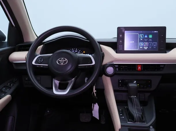 Car image 15