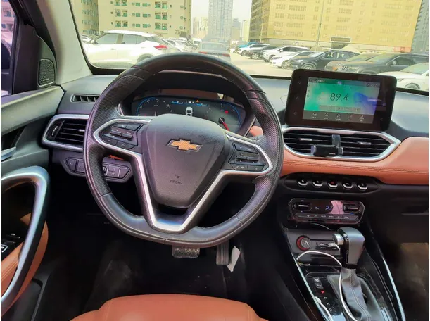 Car image 18