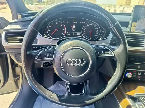 Car image 27