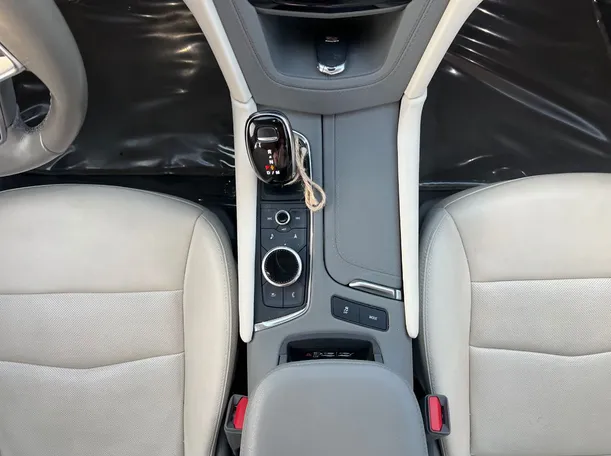 Car image 17
