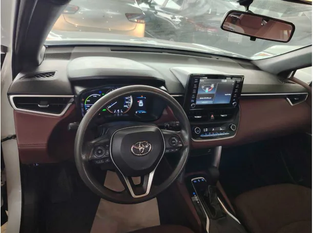 Car image 16