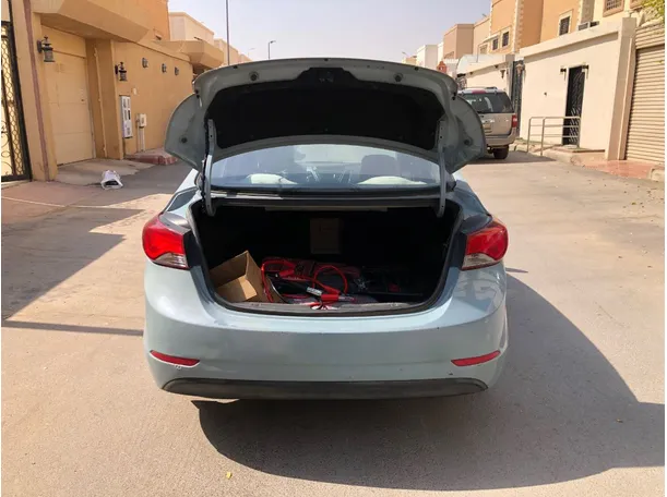 Car image 18