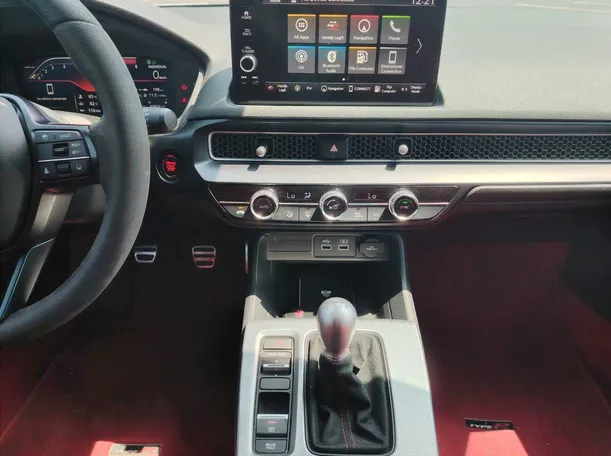 Car image 18
