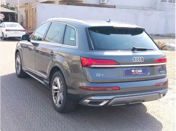 Car image 7