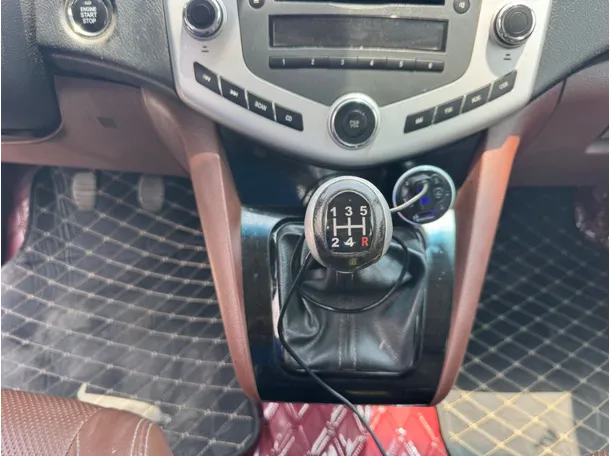 Car image 15
