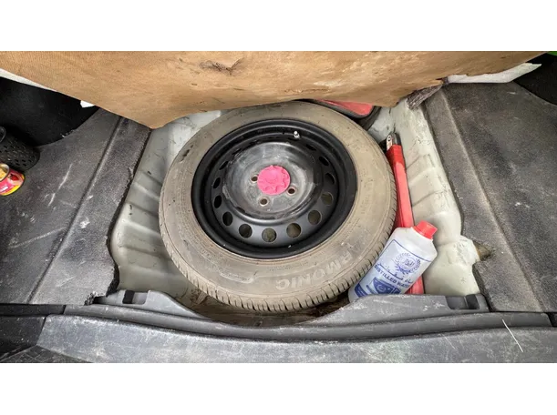Car image 24