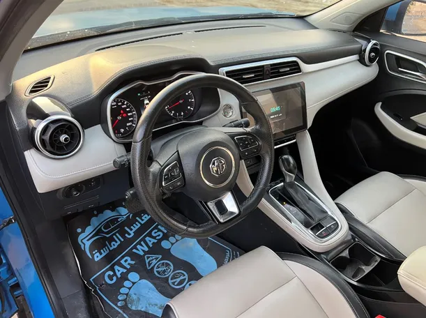 Car image 11