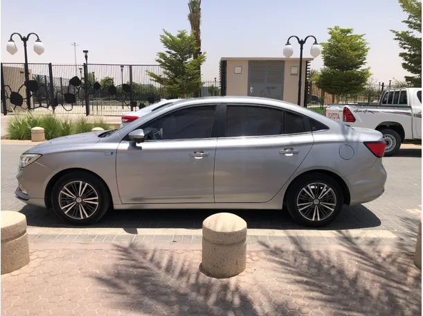 Car image 8