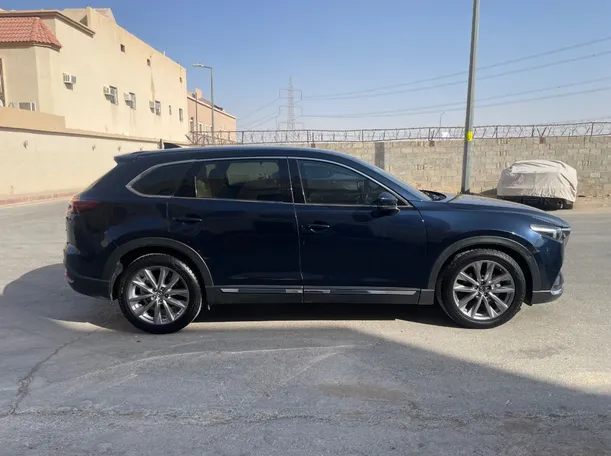 Car image 4
