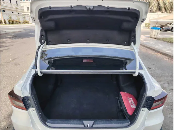 Car image 23