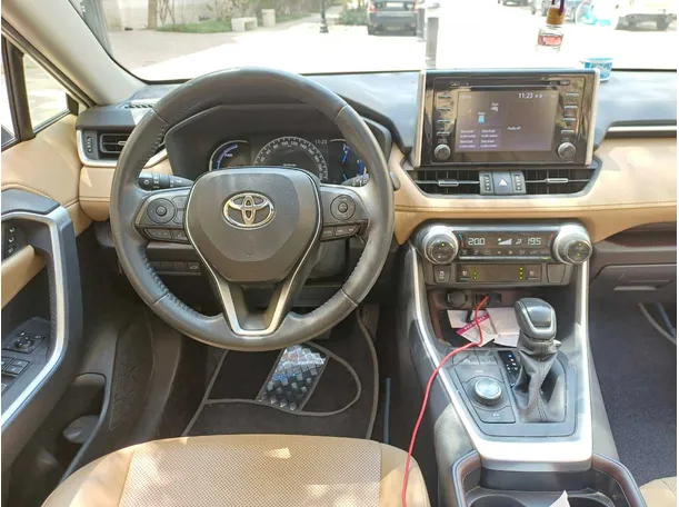 Car image 17