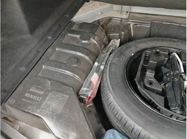 Car image 40