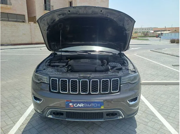 Car image 25