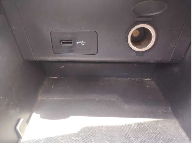 Car image 27