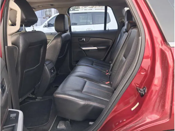 Car image 13