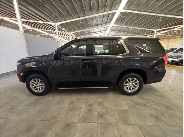 Car image 8