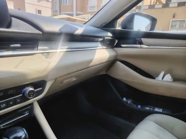 Car image 34