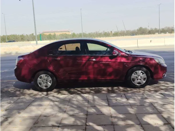 Car image 4