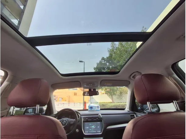 Car image 16