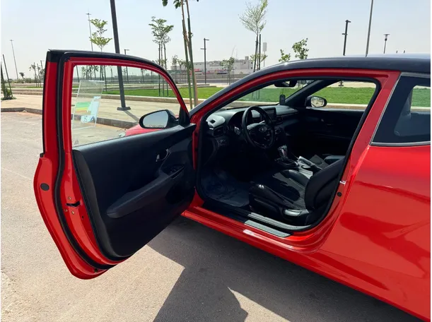 Car image 11