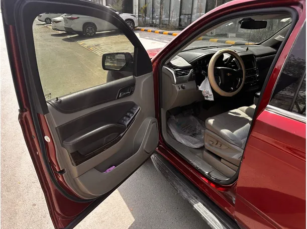 Car image 11