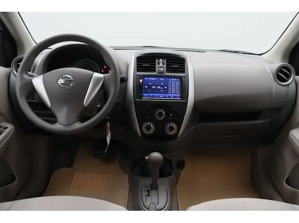 Car image 14