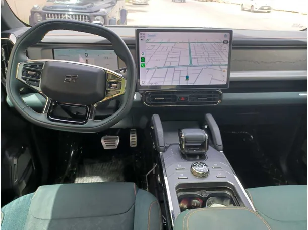 Car image 13