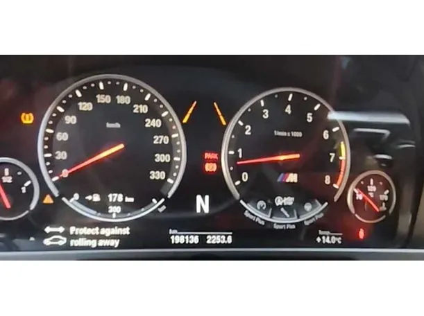 Car image 16