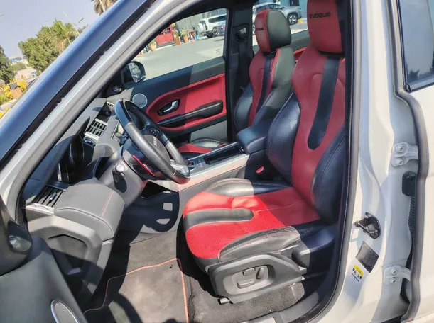 Car image 12