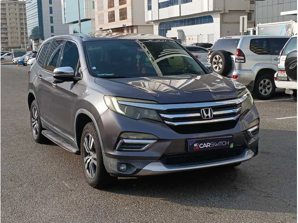 Car image 4