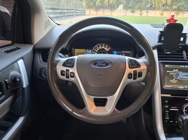 Car image 19
