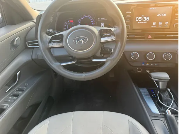 Car image 17