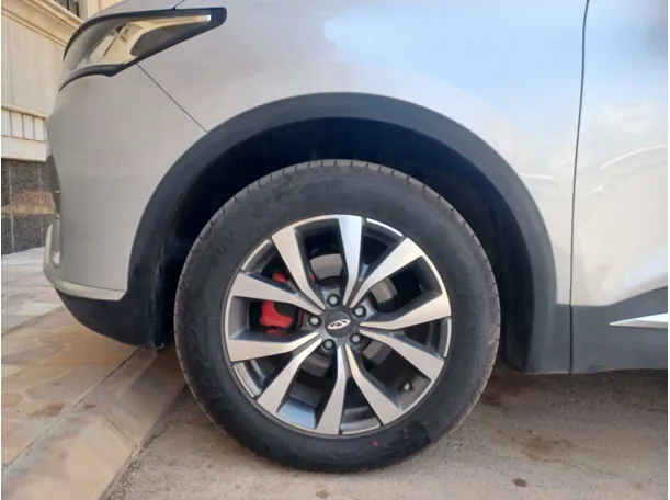 Car image 10