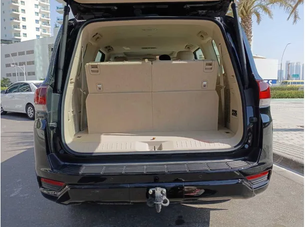 Car image 25