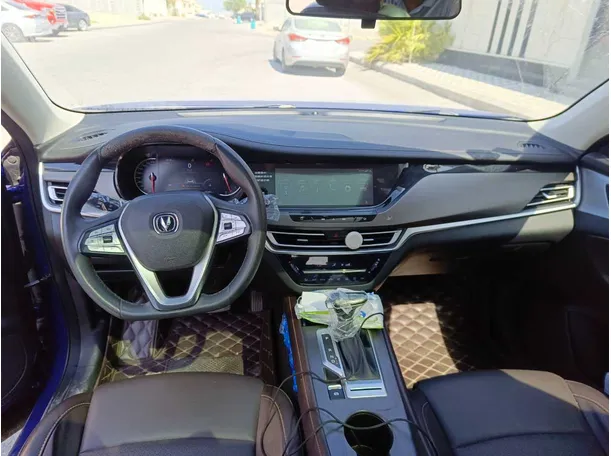 Car image 19