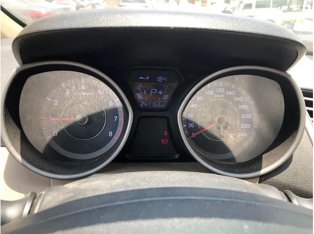 Car image 17