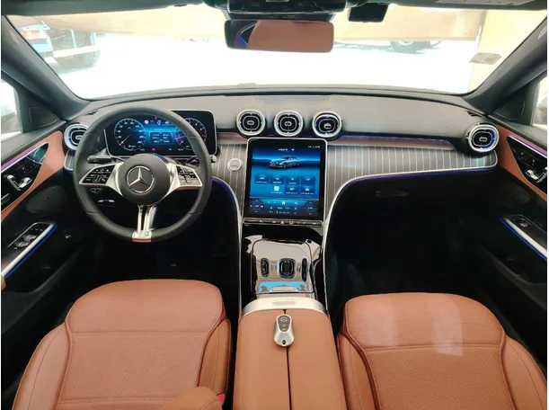 Car image 18