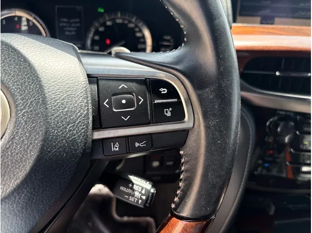 Car image 28