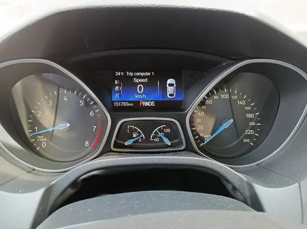 Car image 14