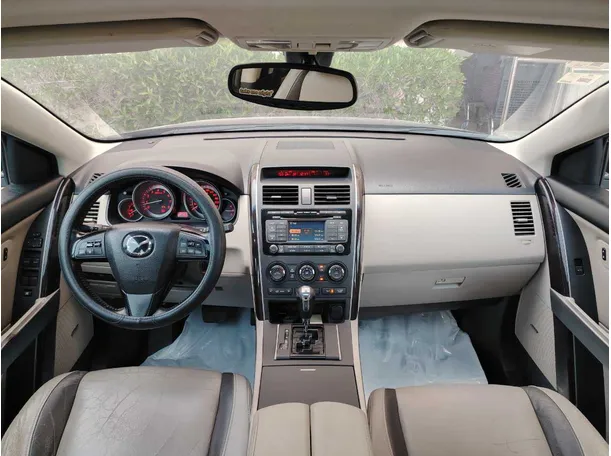 Car image 19