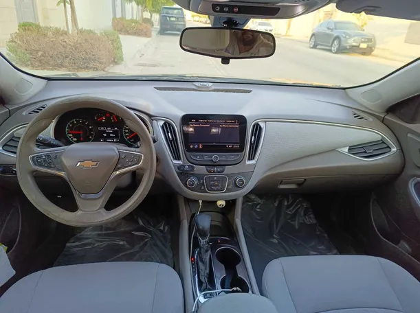 Car image 30