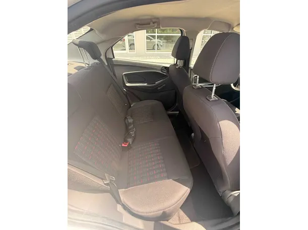 Car image 11
