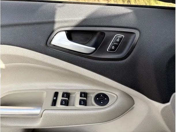 Car image 27