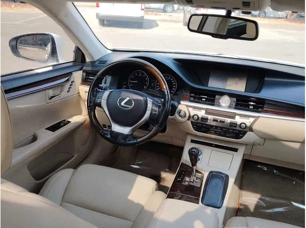 Car image 20
