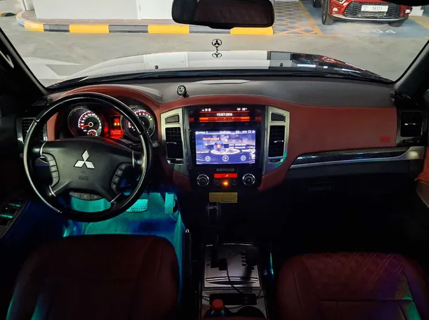 Car image 19