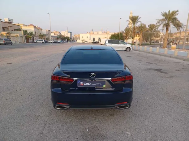 Car image 6