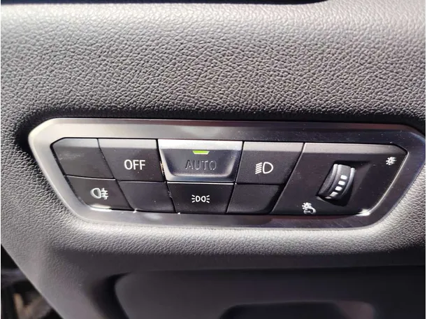 Car image 33