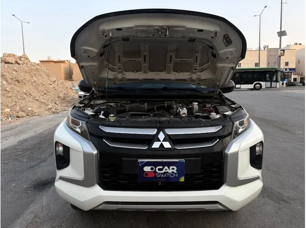 Car image 25