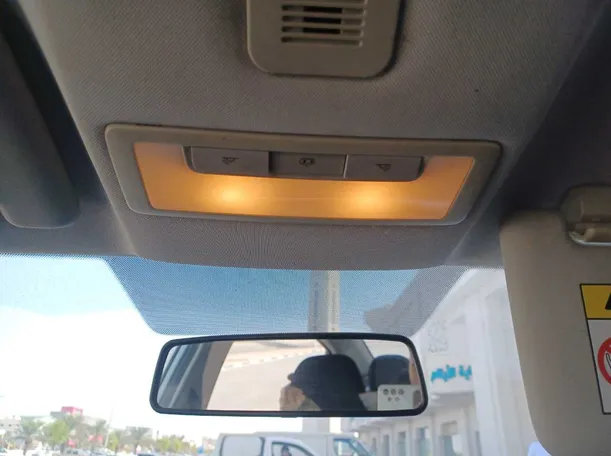 Car image 18