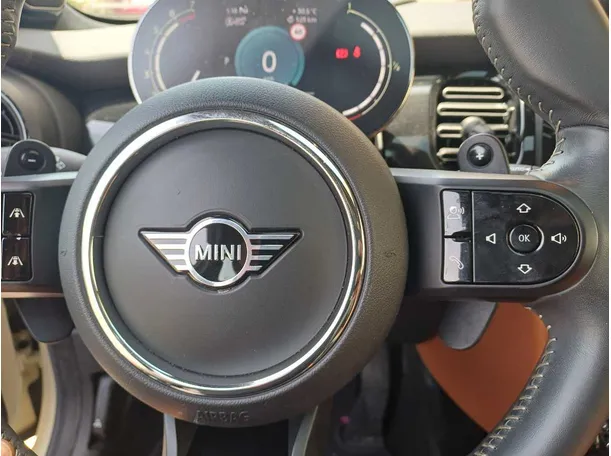 Car image 22